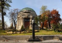 Mauzoleum rodziny Dietlów dowodem świadczącym o wielokulturowości Sosnowca Mauzoleum rodziny Dietlów w Sosnowcu – fot. Parafia Ewangelicko-Augsburska św. Jana w Sosnowcu