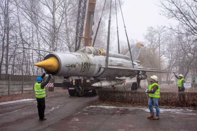 Transport MiG - 21M - fot. Muzeum Miejskie "Sztygarka" w Dąbrowie G&oacute;rniczej