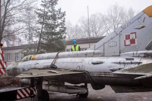 Transport MiG - 21M - fot. Muzeum Miejskie "Sztygarka" w Dąbrowie G&oacute;rniczej