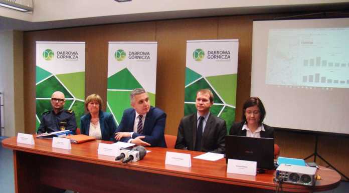 Konferencja dotycząca wdrożenia innowacyjnego programu badania powietrza w Dąbrowie Górniczej - fot. AR