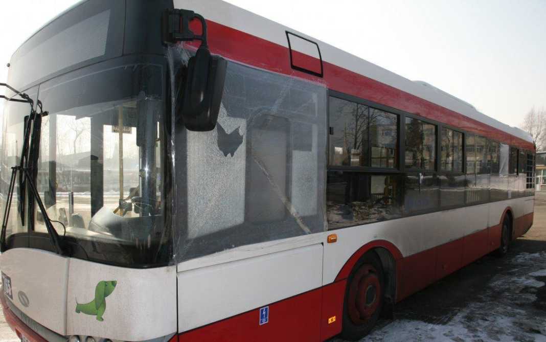 Miejski autobus ostrzelany w Sosnowcu - fot. Policja Śląska