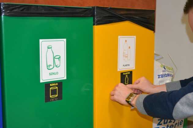 Ułatwienia dla niewidomych w segregowaniu odpad&oacute;w &ndash; fot. UM Jaworzno