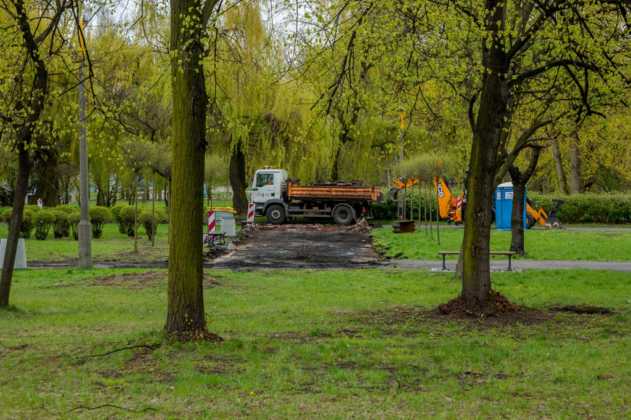 Budowa trasy dla rolkarzy w parku Sieleckim &ndash; fot. UM Sosnowiec