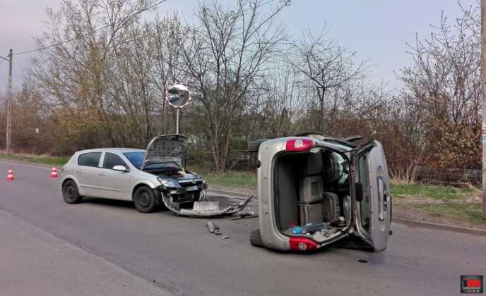 Wypadek przy ul. Kosynier&oacute;w w Sosnowcu - fot. Sosnowiec998