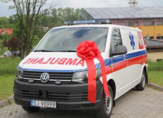 Nowa karetka dla szpitala w Jaworznie – fot. UM Jaworzno
