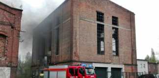 Pożar pustostanu przy ulicy Gacka - fot. Sosnowiec 998