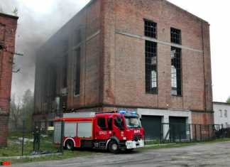 Pożar pustostanu przy ulicy Gacka - fot. Sosnowiec 998