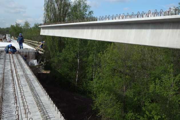 Zamontowano ostatnią belkę na S1 - fot. GDDKiA