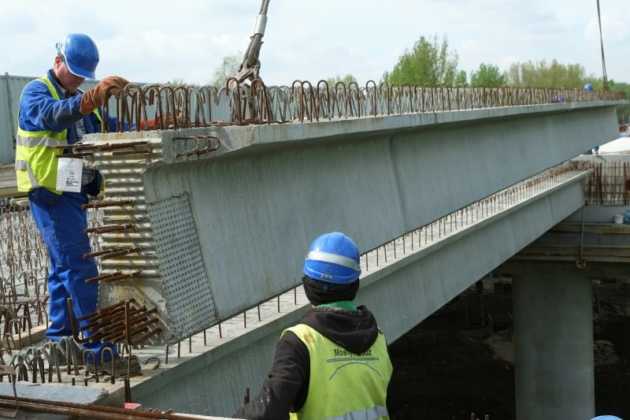 Zamontowano ostatnią belkę na S1 - fot. GDDKiA