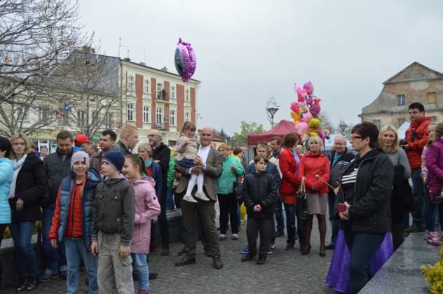 Maj&oacute;wka na czeladzkim rynku &ndash; fot. MZ