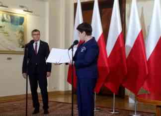 Premier Beata Szydło podpisała rozporządzenie dot. powołujące metropolię – fot. KPRM