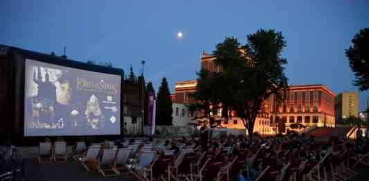 Letnie kino plenerowe - fot. Dariusz Nowak