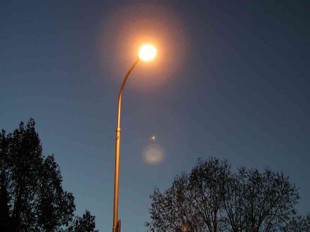 Lampa uliczna - fot. Pixabay