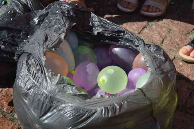 Bitwa na balony z wodą w Czeladzi – fot. MZ