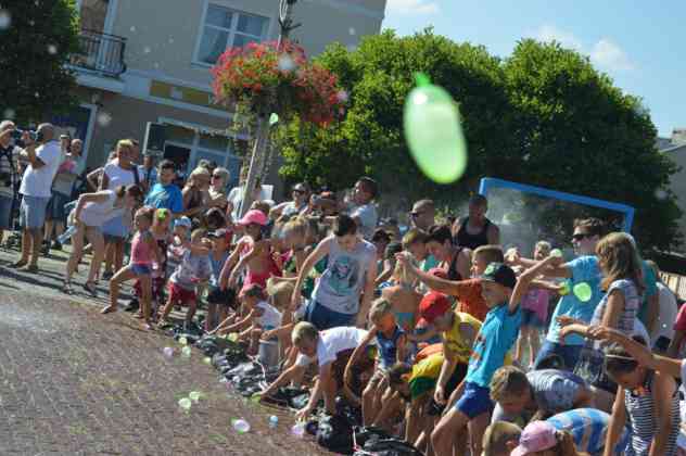 Bitwa na balony z wodą w Czeladzi – fot. MZ