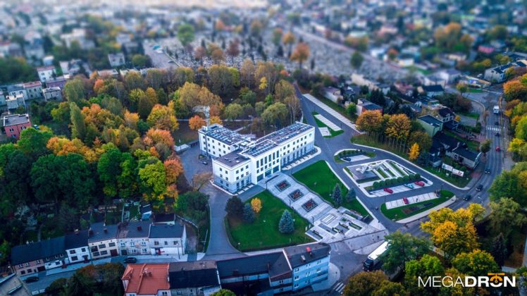 Urząd Miasta w Czeladzi &ndash; fot. Maciej Łukasik/MEGADRON