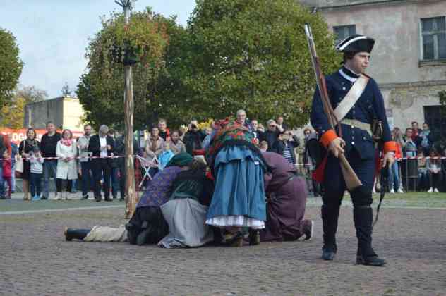 Wielka bitwa na rynku i odsłonięcie pomnika Tadeusza Kościuszki w Czeladzi - fot. MZ