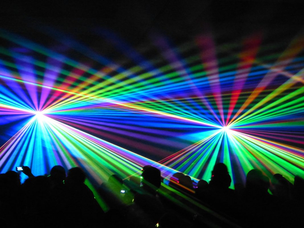 Pokaz laserowy - fot. Pixabay
