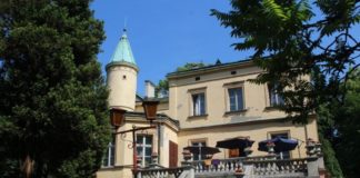 Pałac Ciechanowskich - fot. Wikipedia