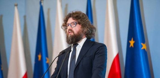 Wiceminister Piotr Woźny - fot. W. Kompała/KPRM