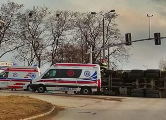 Wypadek Na skrzyżowaniu ulicy Hubala - Dobrzańskiego i 11 Listopada - fot. Sosnowiec998/Facebook