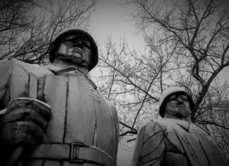 Pomnik upamiętniający żołnierzy Armii Czerwonej w Łośniu/Dąbrowa Górnicza - fot. Igor Sokołowski