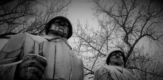 Pomnik upamiętniający żołnierzy Armii Czerwonej w Łośniu/Dąbrowa Górnicza - fot. Igor Sokołowski