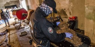 Nielegalna fabryka tytoniu w Sosnowcu - fot. CBŚP