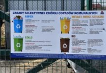 Plansza z zasadami segregowania odpadów - fot. Krzysztof Kozieł