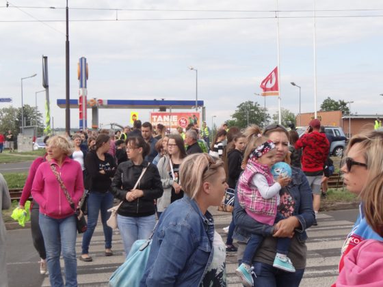 Mieszkańcy Będzina zablokowali ulicę po tragicznym w skutkach wypadku na al. Kołataja - fot. archiwum prywatne