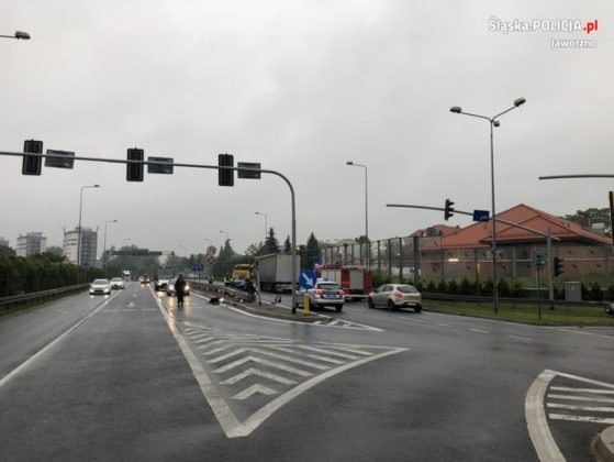 Śmiertelny wypadek na DK79 w Jaworznie &ndash; fot. KMP Jaworzno