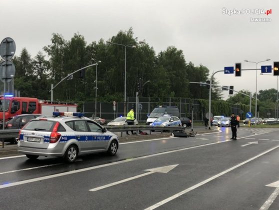 Śmiertelny wypadek na DK79 w Jaworznie &ndash; fot. KMP Jaworzno