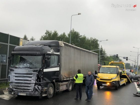 Śmiertelny wypadek na DK79 w Jaworznie &ndash; fot. KMP Jaworzno