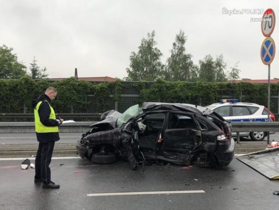 Śmiertelny wypadek na DK79 w Jaworznie &ndash; fot. KMP Jaworzno