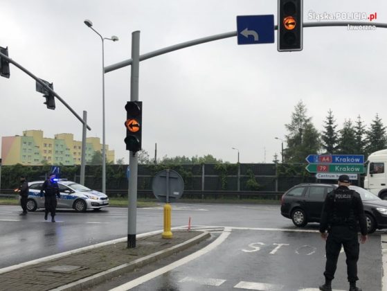 Śmiertelny wypadek na DK79 w Jaworznie &ndash; fot. KMP Jaworzno