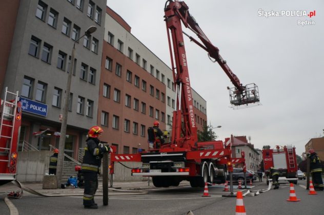 Alarm pożarowy w KPP Będzin - fot. Policja