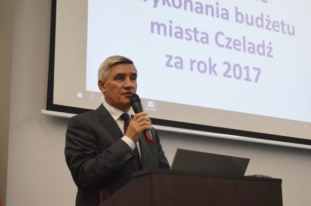 Radni z Czeladzi udzielili absolutorium burmistrzowi Zbigniewowi Szaleńcowi – fot. MZ