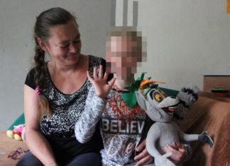 Pani Jolanta ze starszą wnuczką – fot. AR