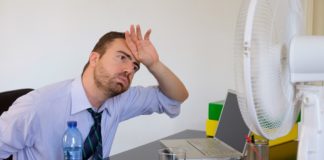 Upały, biuro – fot. Fotolia