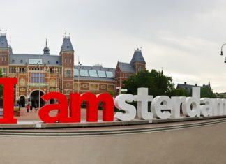 Instalacja „I AMsterdam” w Holandii - fot. Fotolia