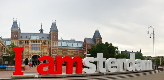 Instalacja „I AMsterdam” w Holandii - fot. Fotolia