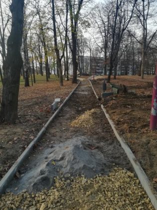 Remont alejek w Parku Alfred - fot. UM Czeladź