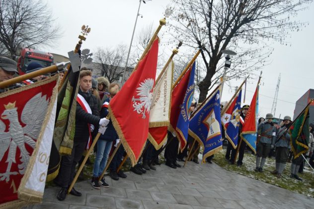 Odsłonięcie pomnika Szlaku Orląt Lwowskich upamiętniającego Jurka Bitschana w Czeladzi – fot. MZ