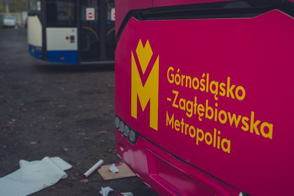 Autobus na lotnisko - fot. Metropolia GZM