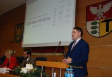 Prezydent Dąbrowy Górniczej prezentuje budżet miasta na 2019 rok - fot. UM Dąbrowa Górnicza