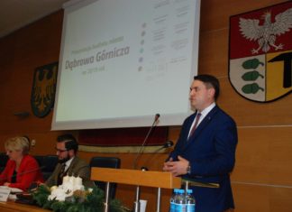 Prezydent Dąbrowy Górniczej prezentuje budżet miasta na 2019 rok - fot. UM Dąbrowa Górnicza