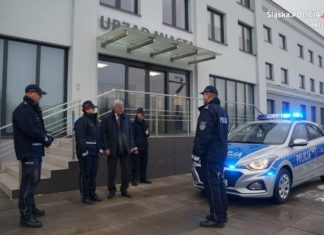 Nowe radiowozy - fot. KPP w Będzinie