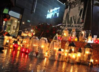 Światełko do nieba dla Prezydenta Pawła Adamowicza - fot. UM Sosnowiec