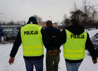 Poszukiwany listem gończym ukrywał się na strychu – fot. Policja Będzin