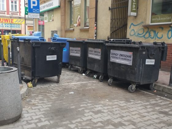 Pojemniki na śmieci - fot. MC